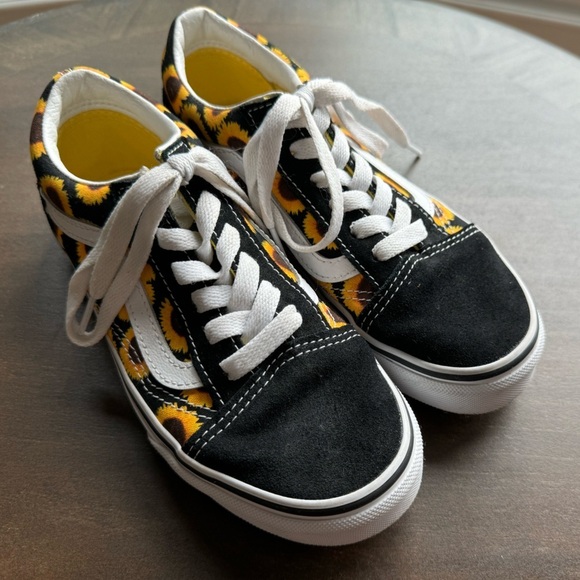 EUC‎ VANS Kids Old Skool Sneakers - Girls Size  2 - Picture 3 of 8